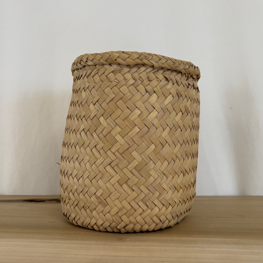 SOLD Vintage Oaxacan Woven Palm Storage Basket - Picture 2 of 7